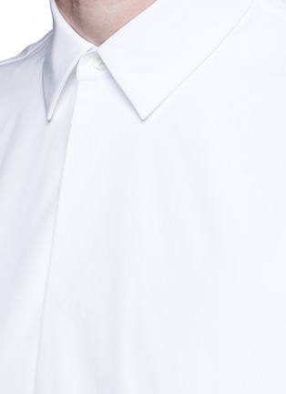 Detail View - Click To Enlarge - MAISON MARGIELA - Oversize bib cotton poplin shirt