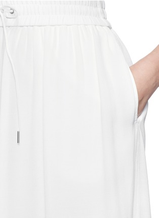 Detail View - Click To Enlarge - HELMUT LANG - Centre split textured crepe skirt