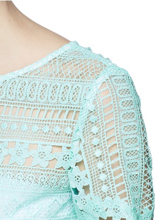 Detail View - Click To Enlarge - HELEN LEE - Floral cutout lace cropped top