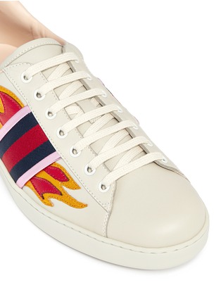 Detail View - Click To Enlarge - GUCCI - 'Flames' appliqué web stripe leather sneakers