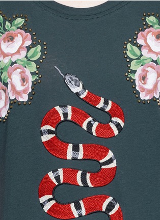 Detail View - Click To Enlarge - GUCCI - Snake embroidery flower print T-shirt