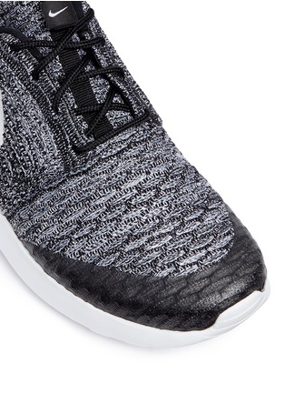 Detail View - Click To Enlarge - NIKE - 'Roshe Flyknit' sneakers
