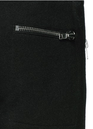 Detail View - Click To Enlarge - SIKI IM / DEN IM - Off-centre drawstring contrast print jogging pants