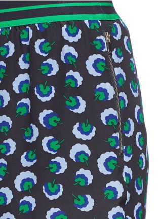 Detail View - Click To Enlarge - STELLA MCCARTNEY - Blossom print elastic silk jogging pants