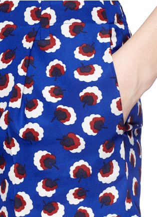 Detail View - Click To Enlarge - STELLA MCCARTNEY - Blossom print silk crepe shorts