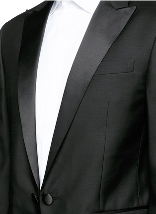 Detail View - Click To Enlarge - 71465 - 'Beverly Hills' satin trim wool-silk tuxedo suit