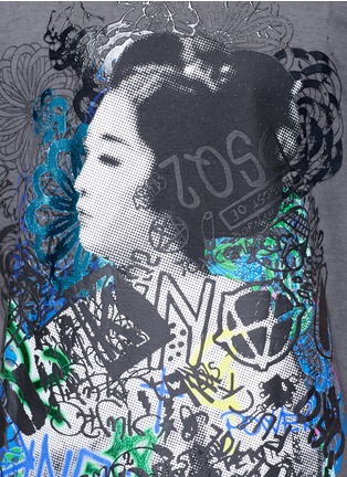 Detail View - Click To Enlarge - 71465 - Geisha graffiti print T-shirt