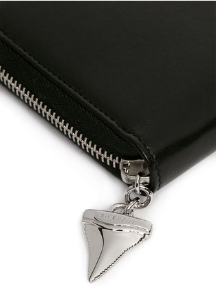 Detail View - Click To Enlarge - GIVENCHY - Shark tooth charm continental leather wallet