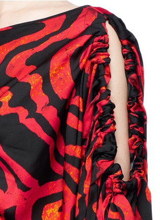 Detail View - Click To Enlarge - ELLERY - 'Kabukimono' squiggle print cold shoulder silk dress