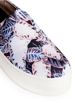 Detail View - Click To Enlarge - OPENING CEREMONY - Tropical leaf print flatform slip-ons