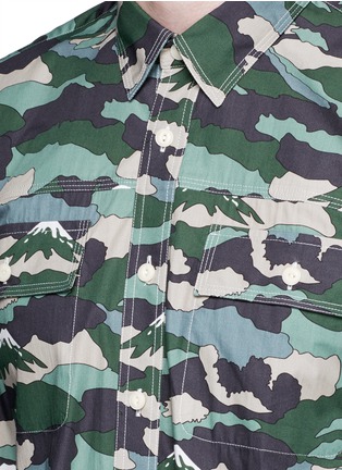 Detail View - Click To Enlarge - MAISON KITSUNÉ - Camouflage print cotton shirt