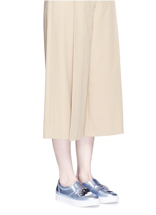 Figure View - Click To Enlarge - CHIARA FERRAGNI - 'Piercing Flirting' eye wink appliqué metallic skate slip-ons