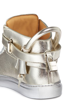 Detail View - Click To Enlarge - BUSCEMI SHOES - '100MM' twist lock strap leather mid top sneakers