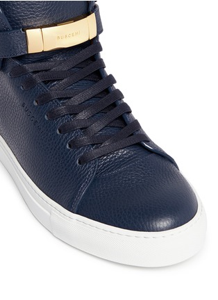 Detail View - Click To Enlarge - BUSCEMI SHOES - '100MM' push lock strap leather sneakers