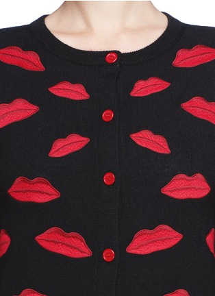 Detail View - Click To Enlarge - ALICE & OLIVIA - 'Pout' lip appliqué cardigan
