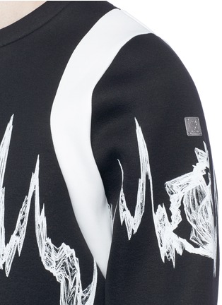 Detail View - Click To Enlarge - MCM X CHRISTOPHER RAEBURN - 'Sonic Wave' print backpack trim sweatshirt