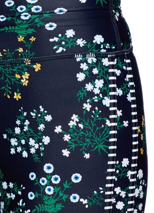 Detail View - Click To Enlarge - THE UPSIDE - 'Ditsy Power Pant' floral print cropped performance leggings