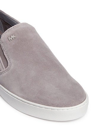Detail View - Click To Enlarge - MICHAEL KORS - Keaton' quilted suede skate slip-ons