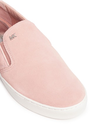 Detail View - Click To Enlarge - MICHAEL KORS - 'Keaton' quilted suede skate slip-ons