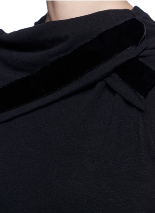 Detail View - Click To Enlarge - HAIDER ACKERMANN - 'Duplessis' velvet trim twisted shoulder sleeveless top