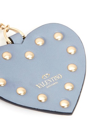 Detail View - Click To Enlarge - VALENTINO GARAVANI - 'Rockstud' leather heart keyring