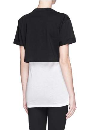 Back View - Click To Enlarge - MARKUS LUPFER - 'Lara Lip' foil print cropped T-shirt