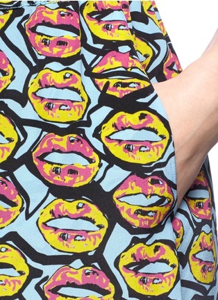 Detail View - Click To Enlarge - MARKUS LUPFER - 'Neon Scribble Lip' silk jogging pants