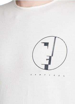 Detail View - Click To Enlarge - SIKI IM / DEN IM - 'VAMPYROS' Bauhaus face print oversized T-shirt