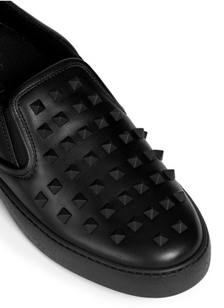 Detail View - Click To Enlarge - VALENTINO GARAVANI - 'Rockstud Noir' leather slip-ons