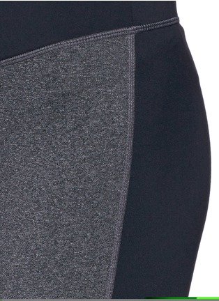 Detail View - Click To Enlarge - HU-NU - 'Giving Back' colourblock capri leggings