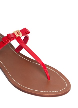 Detail View - Click To Enlarge - TORY BURCH - Butterfly bow patent leather sandals