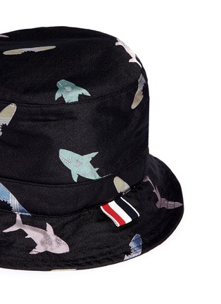 Detail View - Click To Enlarge - THOM BROWNE  - Shark and surfboard silk jacquard bucket hat