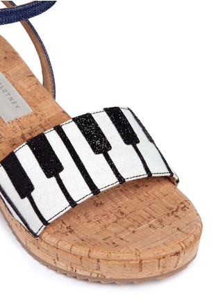 Detail View - Click To Enlarge - STELLA MCCARTNEY - 'Linda' denim strap glitter piano kids sandals