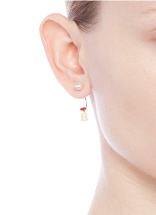 Figure View - Click To Enlarge - DELFINA DELETTREZ - ABC Micro Lips Piercing' freshwater pearl 18k yellow gold single earring – B