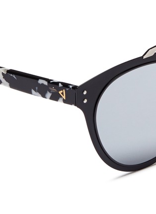 Detail View - Click To Enlarge - STEPHANE + CHRISTIAN - 'Adora' tortoiseshell temple metal mirror sunglasses