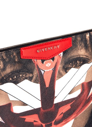 Detail View - Click To Enlarge - GIVENCHY - Antigona Zulu face print canvas flat zip pouch