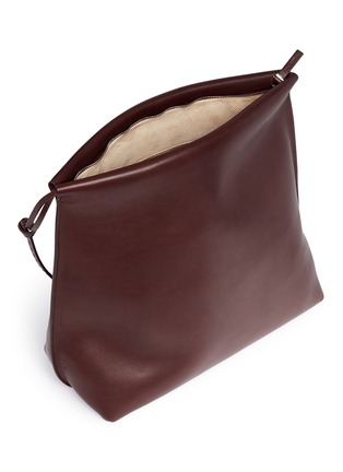 Detail View - Click To Enlarge - THE ROW - 'Wander' leather shoulder bag