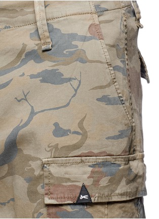 Detail View - Click To Enlarge - DENHAM - 'Nato' dragon camouflage print cargo pants