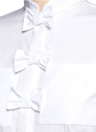 Detail View - Click To Enlarge - VALENTINO GARAVANI - Bow cotton poplin shirt