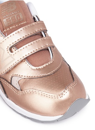 Detail View - Click To Enlarge - NEW BALANCE - '580' metallic toddler sneakers