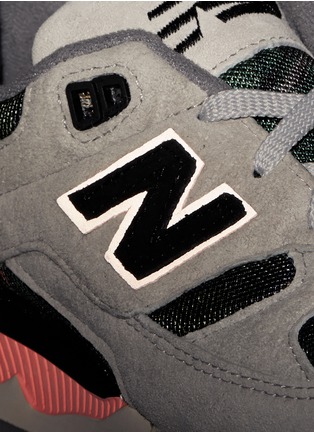 Detail View - Click To Enlarge - NEW BALANCE - '530 Floral Ink' print mesh suede sneakers
