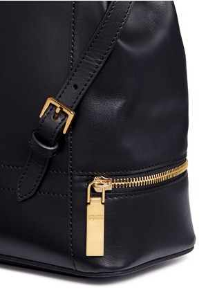 Detail View - Click To Enlarge - ALEXANDER MCQUEEN - Small chain strap drawstring leather backpack