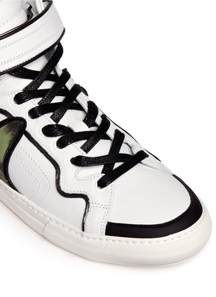 Detail View - Click To Enlarge - PIERRE HARDY - Lily print patch leather sneakers