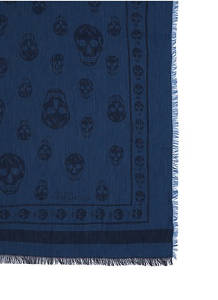 Detail View - Click To Enlarge - ALEXANDER MCQUEEN - Classic skull reversible cotton-blend scarf