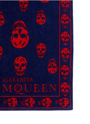 Detail View - Click To Enlarge - ALEXANDER MCQUEEN - Allover skull beach towel