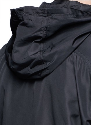 Detail View - Click To Enlarge - THE UPSIDE - 'Night Runner' retractable hood zip vest