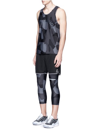 Figure View - Click To Enlarge - THE UPSIDE - 'Geo Camo' print cropped performance tights
