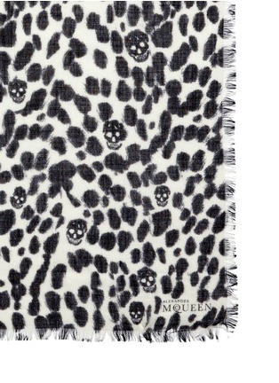 Detail View - Click To Enlarge - ALEXANDER MCQUEEN - Leopard skull print cashmere-silk scarf