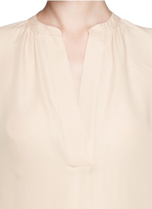 Detail View - Click To Enlarge - VINCE - V-neck silk blouse