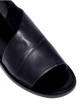 Detail View - Click To Enlarge - VINCE - 'Tabitha-2' asymmetric leather sandals
